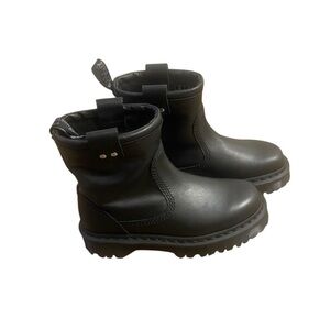 Dr. Martens Anistone lo Leather Boots women Sz 6 NWT